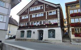 Backpacker Bären, einfaches Privatzimmer